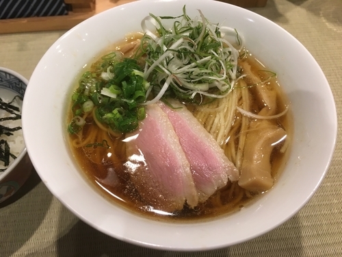 「鴨らぁ麺+鮪屋のトロたくちらし／￥980」@らーめん 鴨to葱の写真