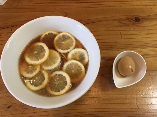 「レモンラーメン＋味玉」@中華蕎麦 りんすず食堂の写真