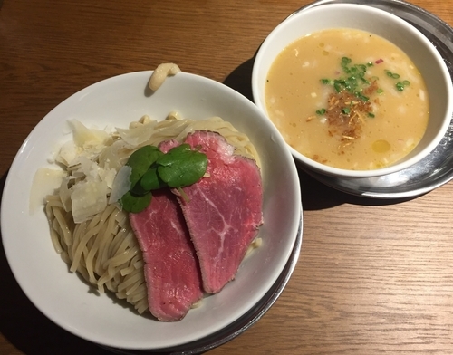 「ポルチーニ茸白湯ローストビーフのせつけそば880円」@中華そば 二階堂の写真