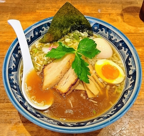 「煮干し中華そば(並)＋味玉」@めいげんその写真