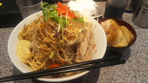 「宮し中華（ニンニクヤサイマシ）+豚マシ」@ラーメン宮郎の写真