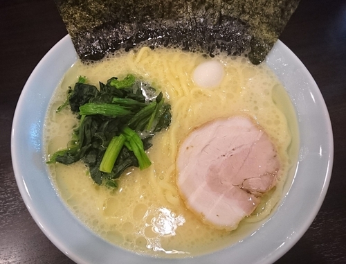 「ラーメン 塩 ＋のり」@横浜家系ラーメン じゃん家の写真