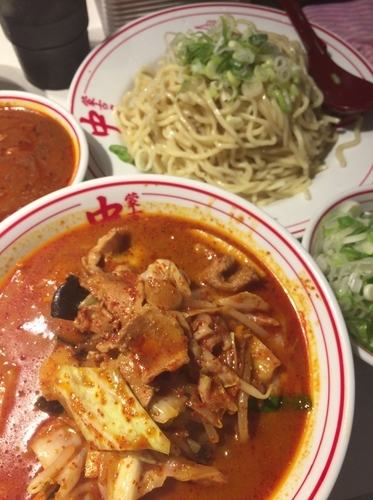 「冷し味噌やさい 麺・野菜大、ネギ、インド」@蒙古タンメン 中本 新宿店の写真