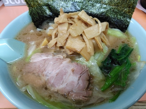 「キャベツラーメン+メンマ」@梅浜亭の写真