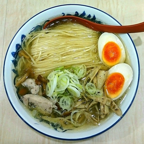 「稲庭中華そば(塩) 半熟味付け玉子」@食堂 七彩の写真