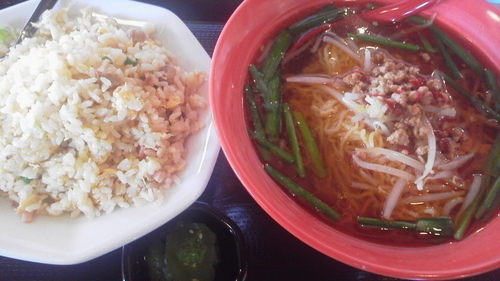 「ラーメンセット（漬け物付き）　「700円」」@豊龍園 春日部店の写真