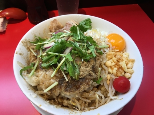 「夏季限定 冷やしまぜそば 830円 魚粉 80円」@用心棒の写真