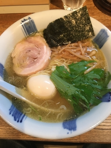 「塩ラーメン + 味玉子」@ラーメン食堂 粋な一生の写真