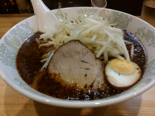 「ワンタンメン　800円」@丸八そば店の写真