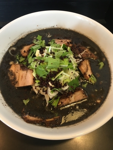 「新・黒ラーメン」@ら〜めん 晴々の写真