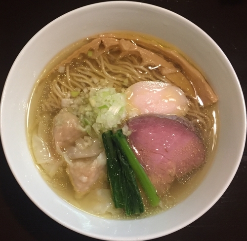 「塩らぁめん750円+ワンタントッピング(2個)100円」@らぁ麺 すぎ本の写真