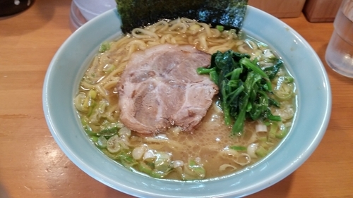 「らーめん中盛り」@らーめん 佐とうの写真