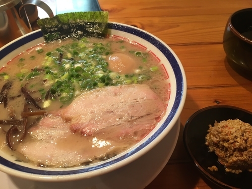 「らーめん720円、赤オニ120円、味玉120円」@博多長浜らーめん 田中商店の写真