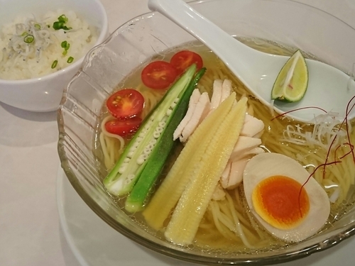 「【夏期限定】冷やし煮干し魚介そば（追い飯付き）￥850」@noodle kitchen KYOの写真
