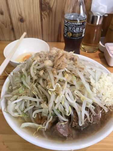 「小ラーメン・生卵(ニンニク、アブラ、カラメ)」@らーめん つの旨の写真