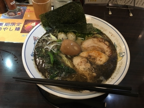 「纏らうめん（黒）大盛り」@らうめん 纏の写真