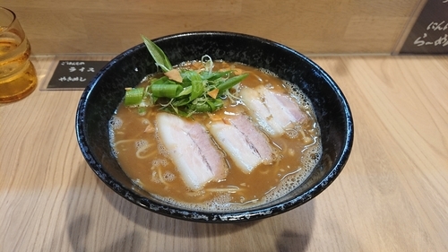 「にんにくらーめん 大」@らーめん両さんの写真