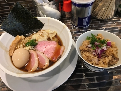 「特製中華そば 冷し 庄内豚炊き込み御飯」@noodles kitchen GUNNERS 新丸子店の写真