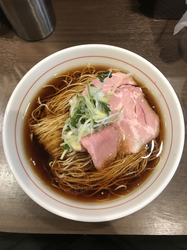 「黒ラーメン750円 + 大盛り 100円」@八咫烏の写真