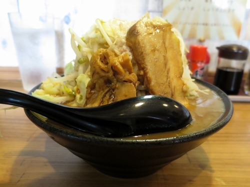 「ラーメン特小 ６００円 ※やさい・あぶら・にんにく少なめ」@ガッツリ拉麺 鍛吉の写真
