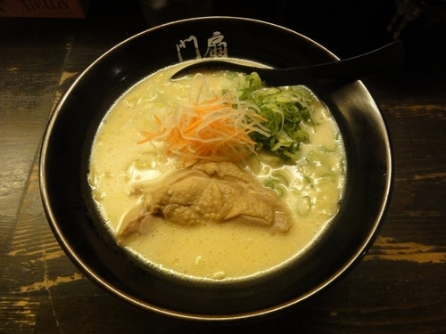 「鶏らーめん」@鶏がららーめん 門扇 木屋町店の写真
