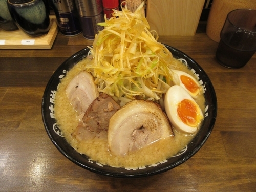 「チャンピオン味噌ラーメン（９９０円）＋大盛１００円」@味噌のジョーの写真