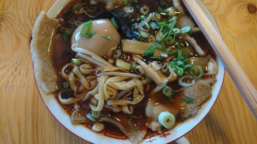 「特製中華そば（平打ち麺）」@中華そば 八平の写真