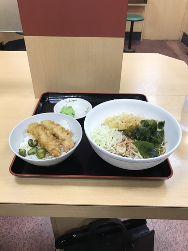 「天丼セット 冷やしたぬきそば」@梅もと 船橋店の写真