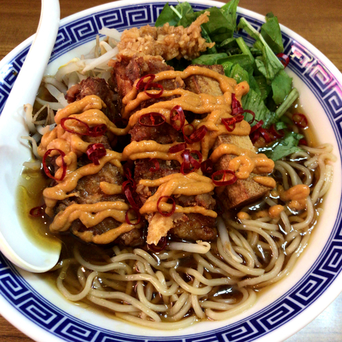 「うまい唐揚げらーめん（スパイシートマトスタイル）750円」@うまい唐揚げらーめん かぐわし イオンモール太田東店の写真