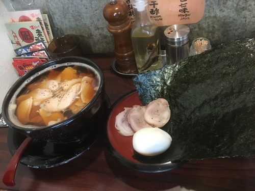 「特製うまい煮干ラーメン（全部入り）1050円」@すごい煮干ラーメン凪 西新宿7丁目店の写真