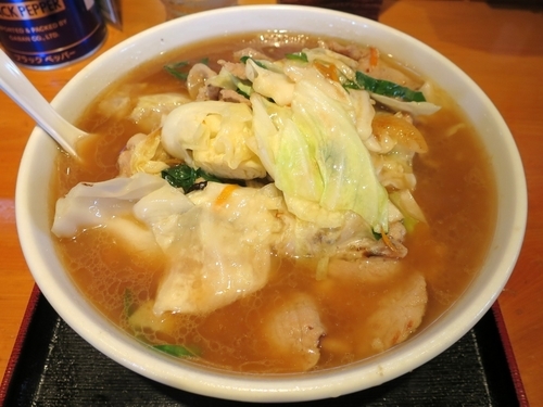 「一発ラーメン ９１０円 ※国産おろしにんにく５０円・極太麺」@一発ラーメン はしご屋 高崎店の写真