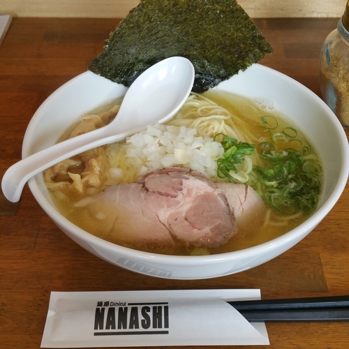「煮干しらー麺　白(塩)」@麺屋Dining NANASHIの写真