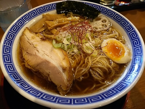 「中華そば　：えごま麺　（麺大盛り）」@かくれ麺家 SAREDO 忍ばずの写真