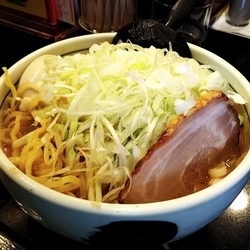 味噌＋白髪ネギ＋味玉サービス（950円）