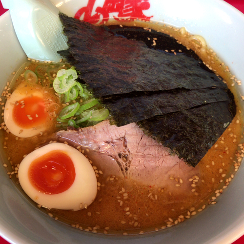 「特製味噌ラーメン　740円　味玉　0円」@ラーメン山岡家 小山駅南店の写真