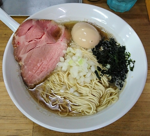 「煮干し醤油ラーメン＋味玉＋和え麺」@へべれ家の写真