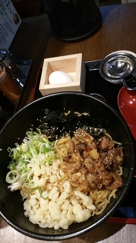 「すじ香露まぜそば」@神戸肉そば 灘八の写真