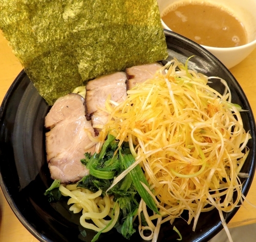 「つけ麺＋辛ネギ（900円）」@味王 阪東橋店の写真