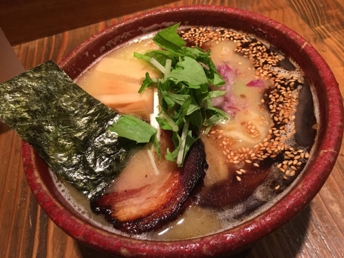 「白鳥醤油こがしニンニク」@麺屋たつみ 喜心 狭山店の写真