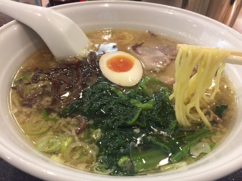 「醤油豚骨ラーメン(980円)」@羽田ラーメンの写真