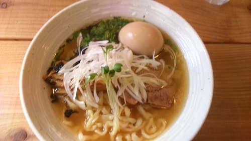 「塩らぁ麺750円+味玉100円」@The Noodles & Saloon Kiriyaの写真