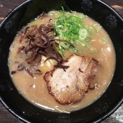 豚骨ラーメン