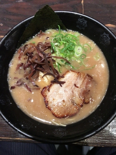「豚骨ラーメン」@とんこつらーめん俺式 純 東京ラーメンストリート店の写真