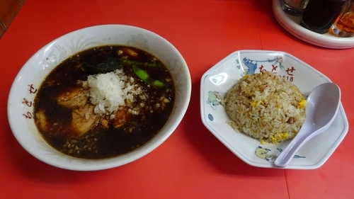 「チャーシューメン（650円）＋小チャーハン（300円）」@ラーメン ちとせの写真