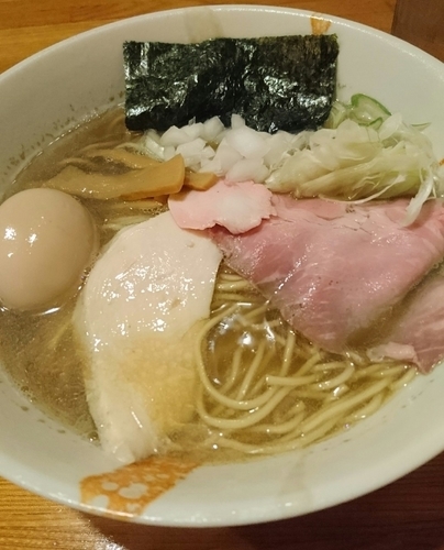 「煮干しラーメン 味玉」@麺屋 ひな多の写真