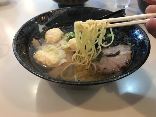「2キンメ・エビのワンタン入り下田天然塩ラーメン  ¥1,200」@中国料理 一品香の写真