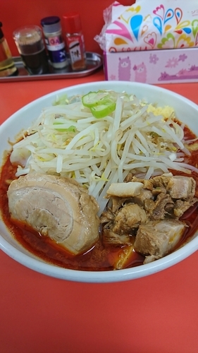 「辛ラーメン小＋くずし豚」@らー麺 ぶたのジョーの写真