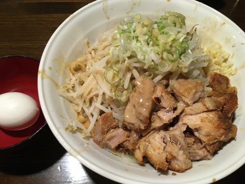 「油そば醤油&豚券ヤサイニンニクアブラ」@ちばから 渋谷道玄坂店の写真