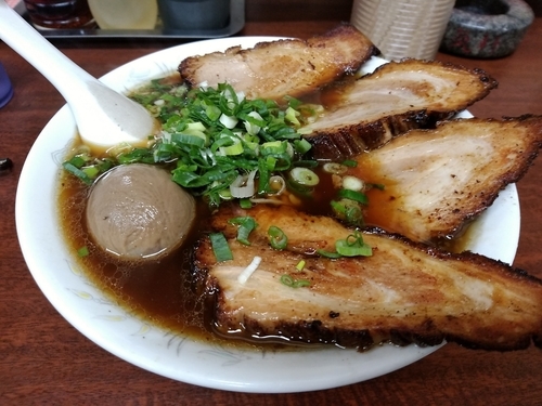 「しょうゆあぶりチャーシューメン(並盛・150g)850円」@陽気軒の写真