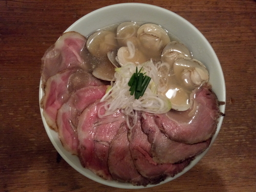 「淡麗塩ハマグリ麺【期間限定】+チャーシュー増し」@麬にかけろ 中崎壱丁 中崎商店會1-6-18号ラーメンの写真